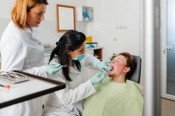 Best Weekend Emergency Dentist in Cartervle, IL